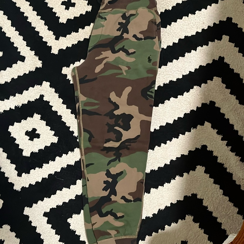 Men’s Camo Polo joggers